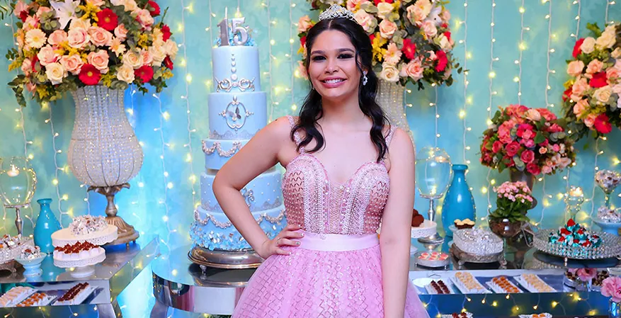 15 anos de Elyza Carvalho